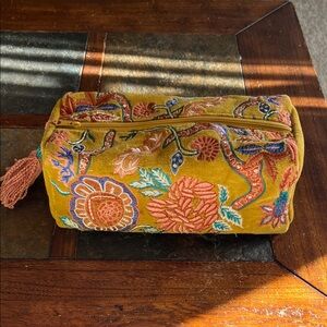 Embroidered Floral Women’s Makeup Bag